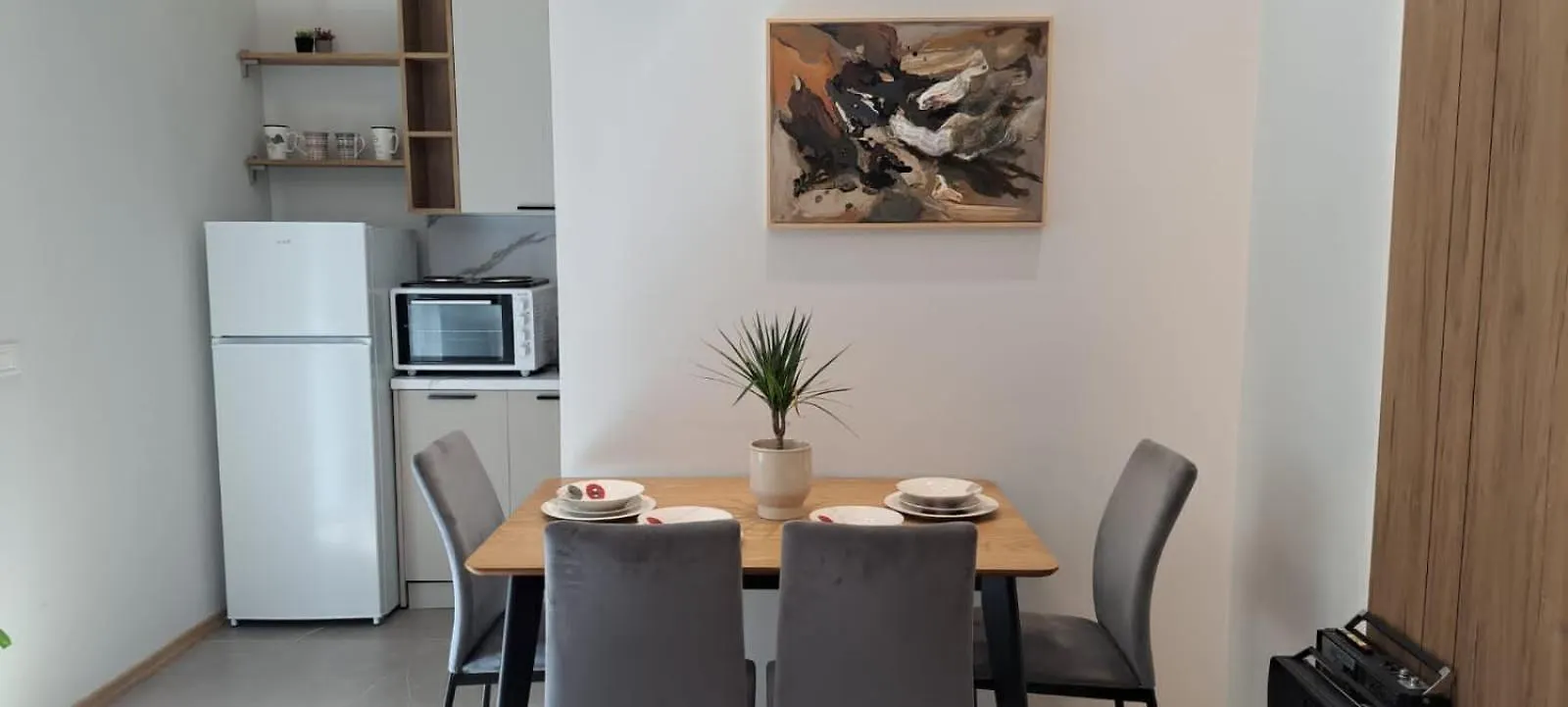 Edgar\'S Tirana City Center Apartment의 연락처